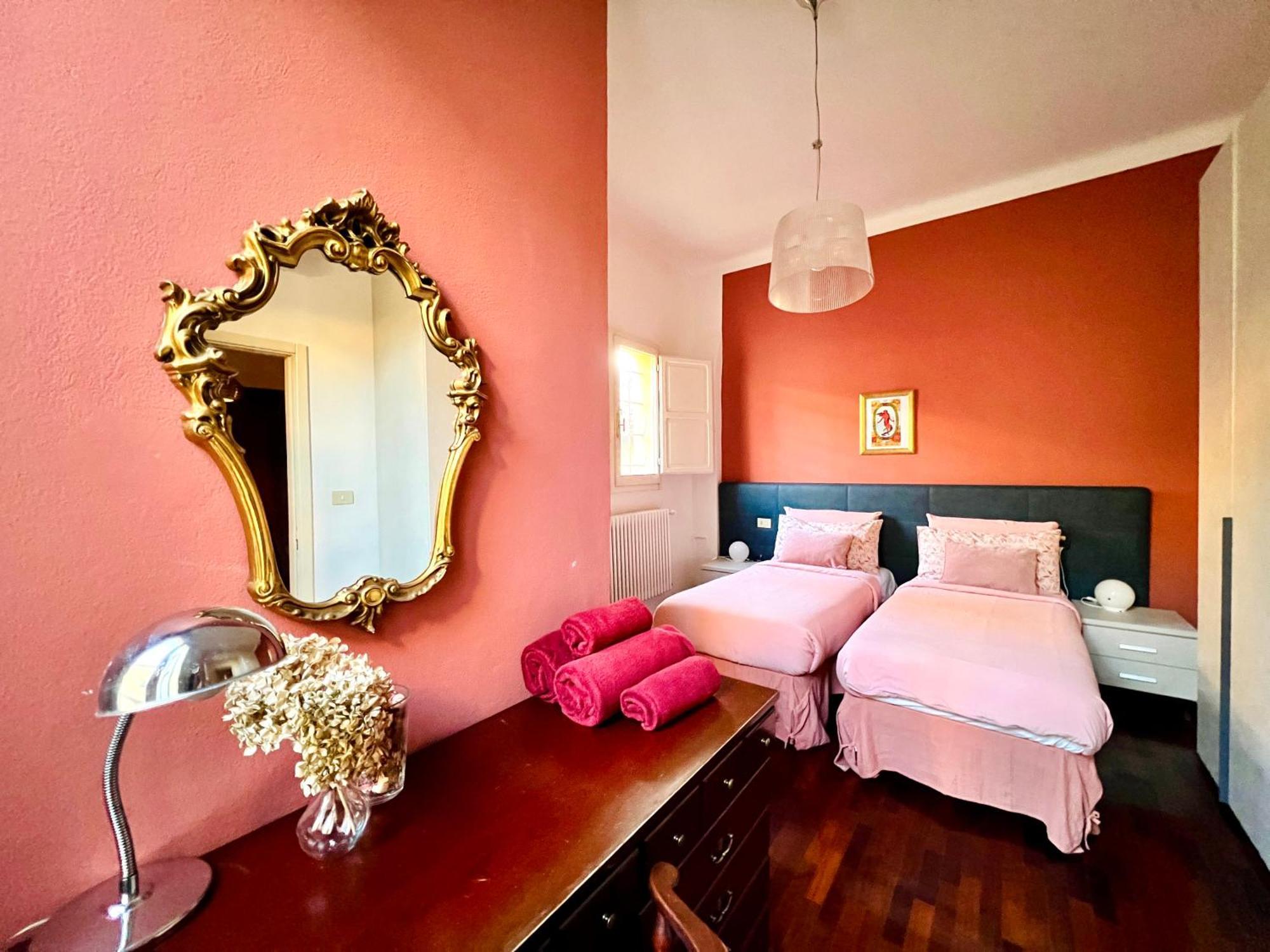 House Of Chariot - In The Heart Of Bologna Apartment Exterior photo